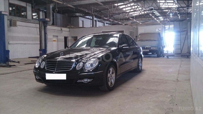 Mercedes E 320 2002, 215,300 km - 3.2 l - Bakı