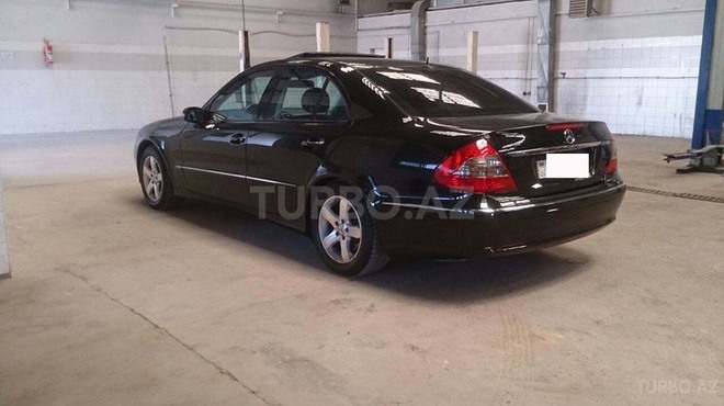 Mercedes E 320 2002, 215,300 km - 3.2 l - Bakı