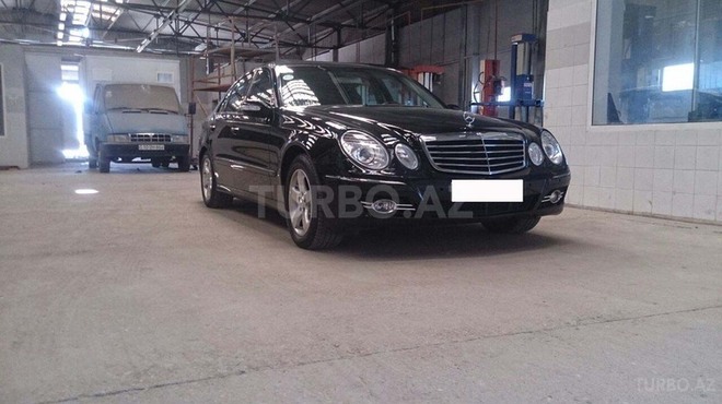 Mercedes E 320 2002, 215,300 km - 3.2 l - Bakı