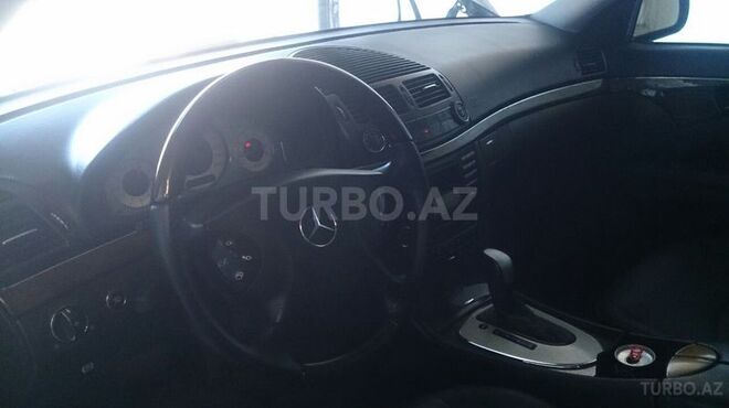 Mercedes E 320 2002, 215,300 km - 3.2 l - Bakı