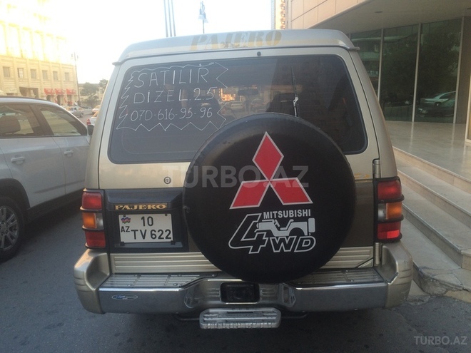 Mitsubishi Pajero 1992, 300,000 km - 2.5 л - Bakı