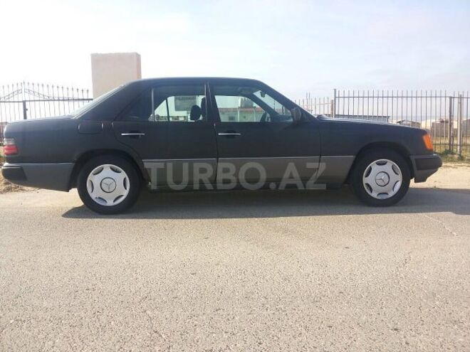 Mercedes E 200 1990, 304,000 km - 2.0 l - Bakı