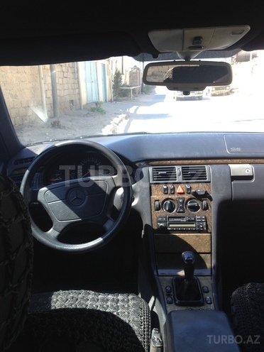 Mercedes E 280 1997, 323,000 km - 2.8 l - Bakı