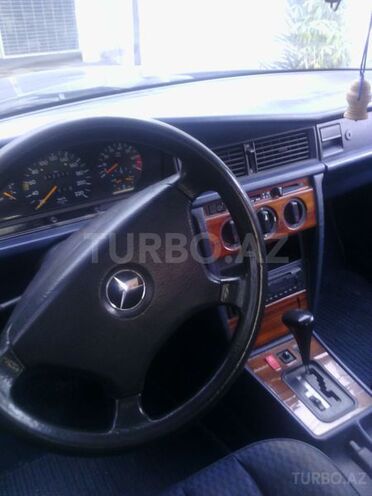 Mercedes 190 1992, 311,000 km - 2.3 л - Bakı