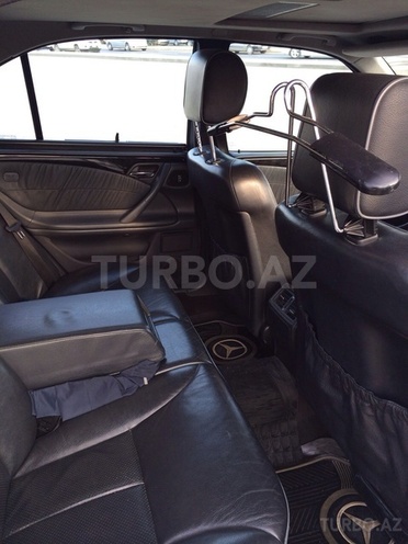 Mercedes E 260 2000, 150,000 km - 2.6 л - Bakı