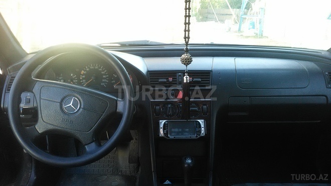 Mercedes C 220 2000, 351,389 km - 2.2 л - Bakı