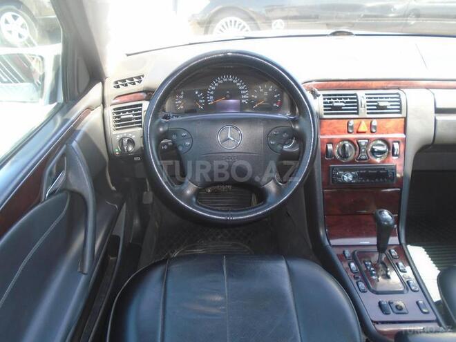 Mercedes E 220 2002, 184,000 km - 2.2 l - Bakı
