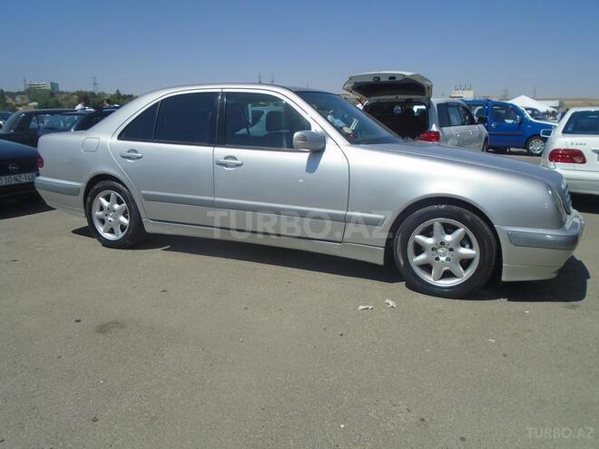 Mercedes E 220 2002, 184,000 km - 2.2 l - Bakı