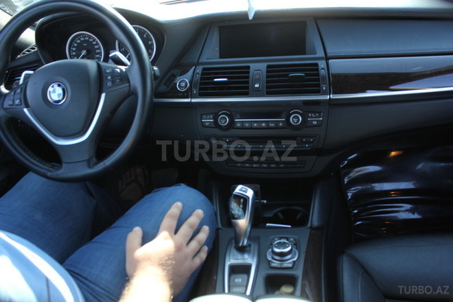 BMW X6 2011, 81,000 km - 4.4 л - Bakı