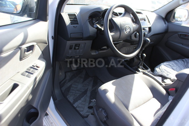 Toyota Hilux 2013, 7,000 km - 2.5 l - Bakı
