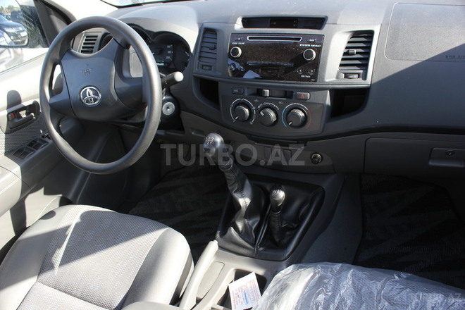 Toyota Hilux 2013, 7,000 km - 2.5 l - Bakı