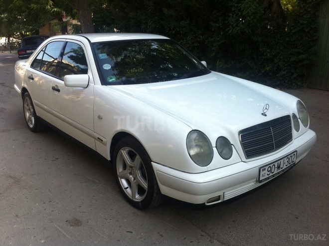 Mercedes E 200 1998, 165,477 km - 2.0 л - Bakı