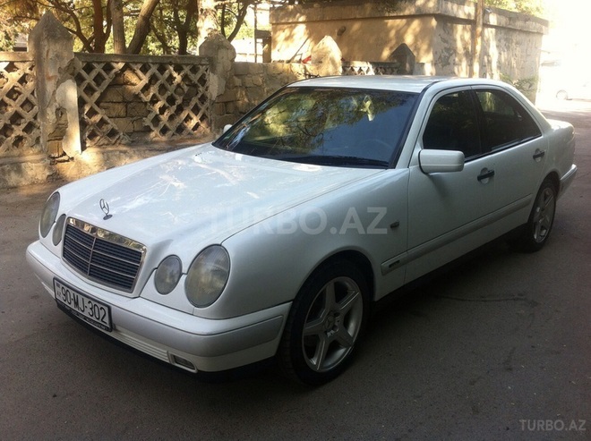 Mercedes E 200 1998, 165,477 km - 2.0 л - Bakı