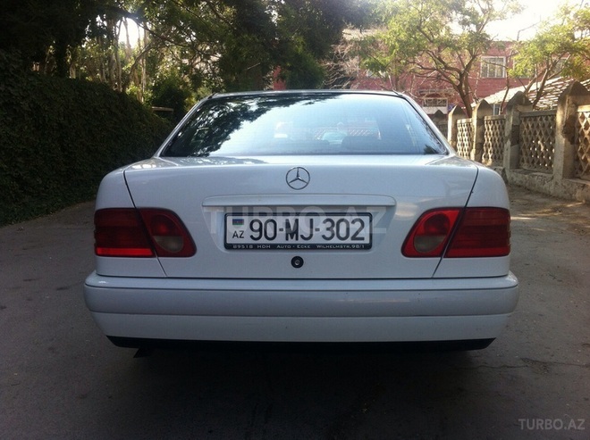 Mercedes E 200 1998, 165,477 km - 2.0 л - Bakı