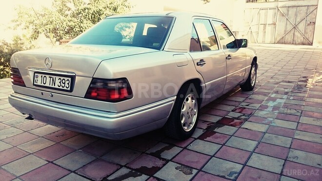 Mercedes E 250 1995, 144,000 km - 0.3 l - Bakı