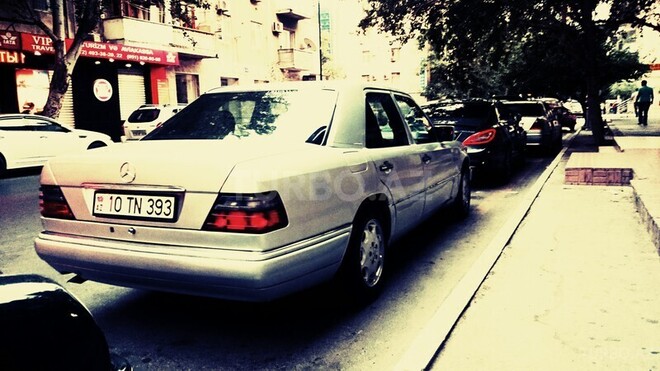 Mercedes E 250 1995, 144,000 km - 0.3 l - Bakı