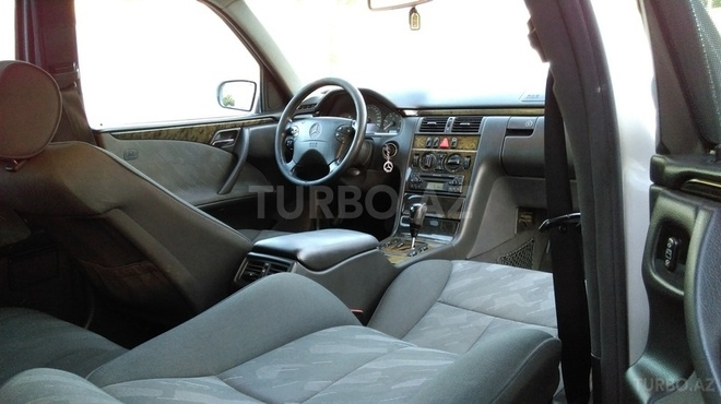 Mercedes E 220 2000, 383,555 km - 2.2 л - Bakı