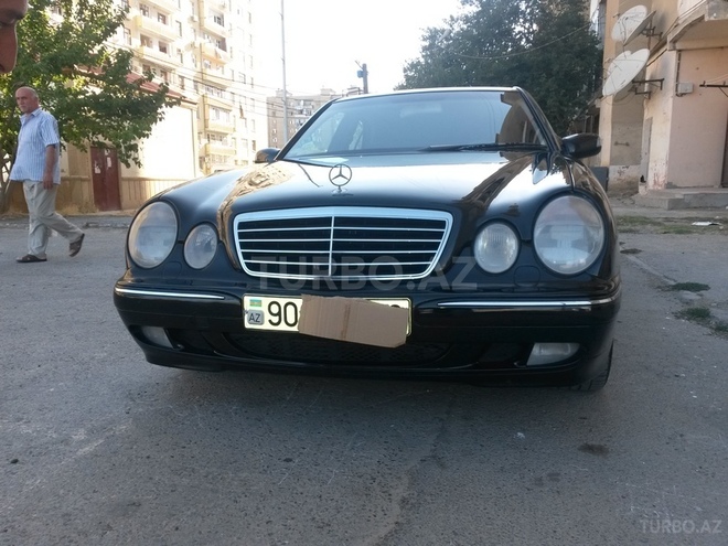 Mercedes E 220 2001, 249,000 km - 2.2 l - Bakı