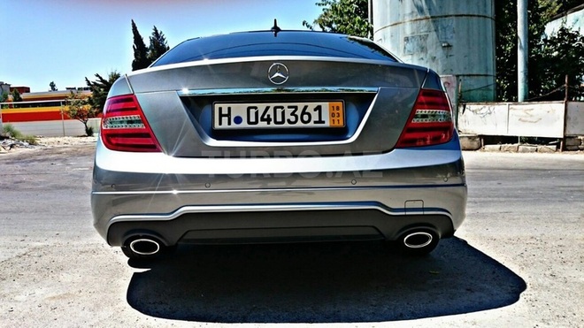 Mercedes C 350 2012, 60,000 km - 3.5 l - Bakı