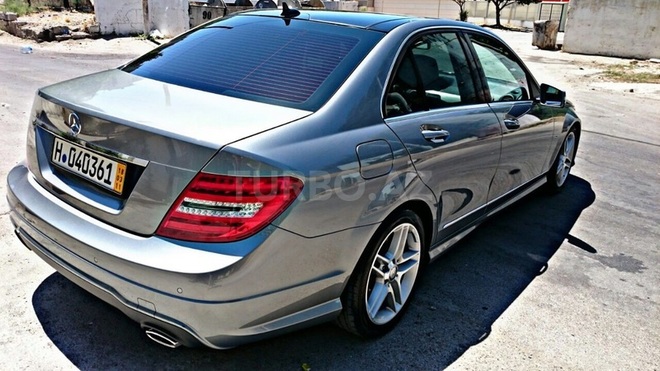 Mercedes C 350 2012, 60,000 km - 3.5 l - Bakı