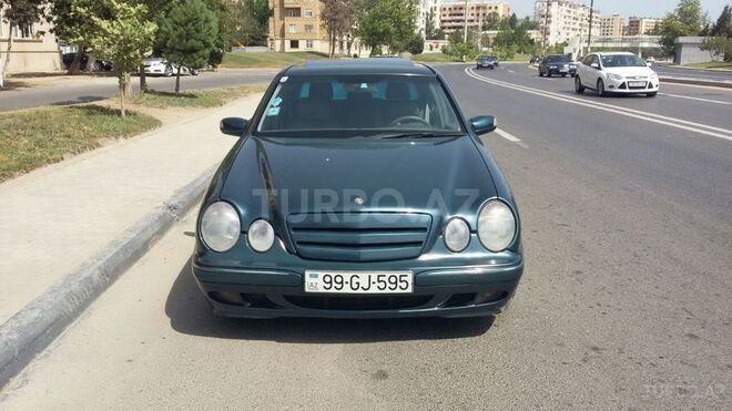 Mercedes E 270 2000, 117,000 km - 2.7 l - Bakı