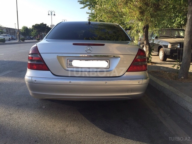 Mercedes E 220 2002, 168,000 km - 2.2 l - Bakı