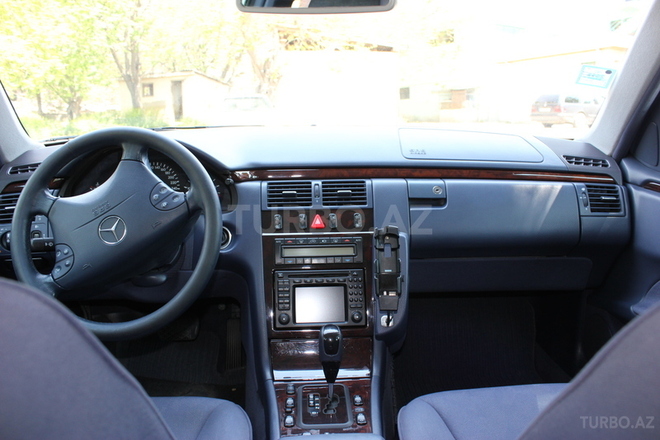 Mercedes E 220 2000, 237,000 km - 2.2 l - Bakı