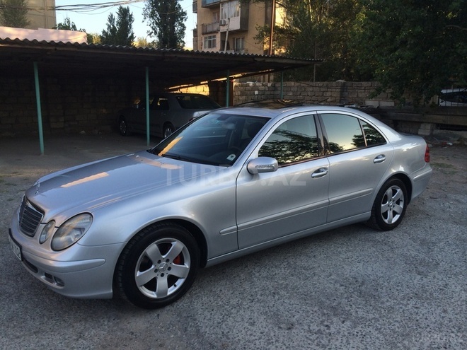 Mercedes E 220 2005, 345,000 km - 2.2 l - Bakı