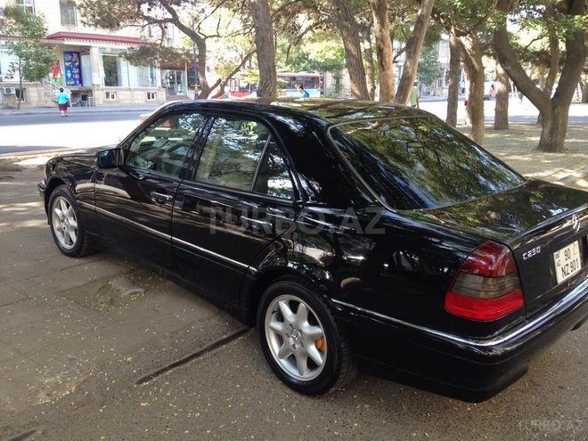 Mercedes C 230 1997, 142,000 km - 2.3 л - Bakı