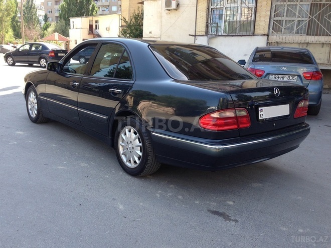 Mercedes E 240 2000, 186,000 km - 2.4 l - Bakı