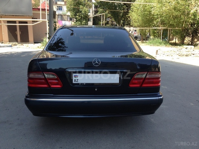 Mercedes E 240 2000, 186,000 km - 2.4 l - Bakı