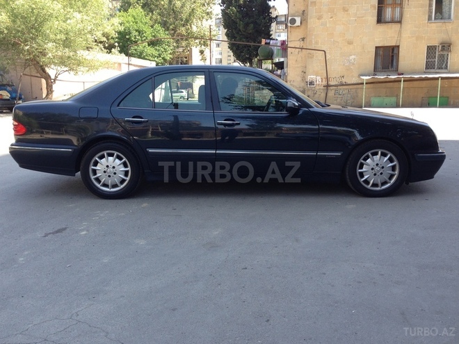 Mercedes E 240 2000, 186,000 km - 2.4 l - Bakı