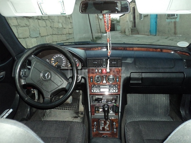 Mercedes C 180 1999, 167,000 km - 1.8 l - Bakı