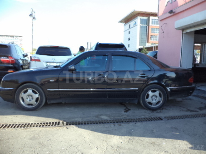 Mercedes E 240 1998, 208,000 km - 2.4 л - Bakı