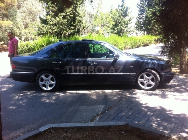 Mercedes E 280 1998, 200,000 km - 2.8 l - Bakı