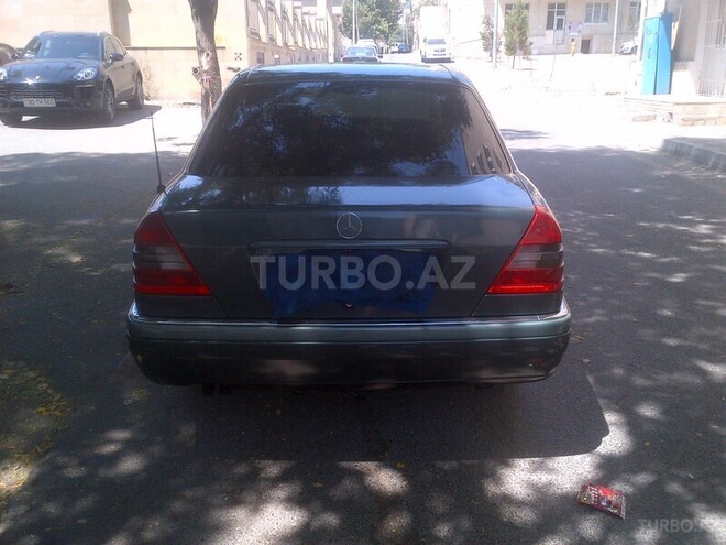 Mercedes C 220 1995, 239,000 km - 2.2 l - Bakı