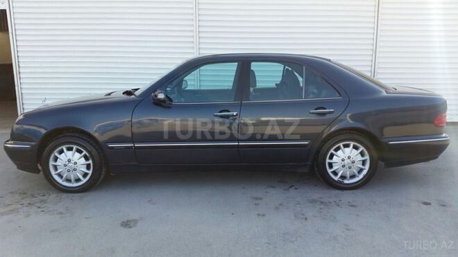 Mercedes E 240 2000, 275,000 km - 2.4 l - Bakı
