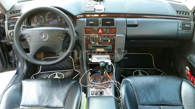 Mercedes E 240 2000, 275,000 km - 2.4 l - Bakı