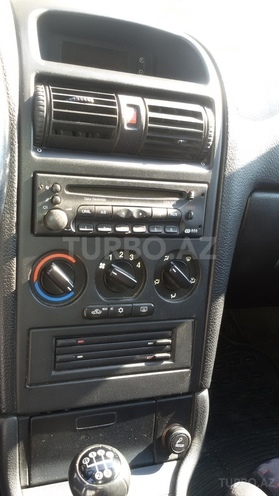 Opel Astra 2001, 200,000 km - 1.6 л - Bakı