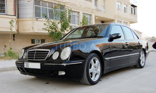 Mercedes E 220 2001, 250,000 km - 2.2 l - Bakı