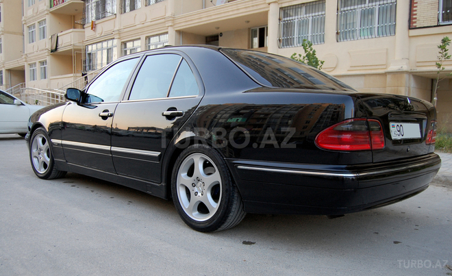Mercedes E 220 2001, 250,000 km - 2.2 l - Bakı