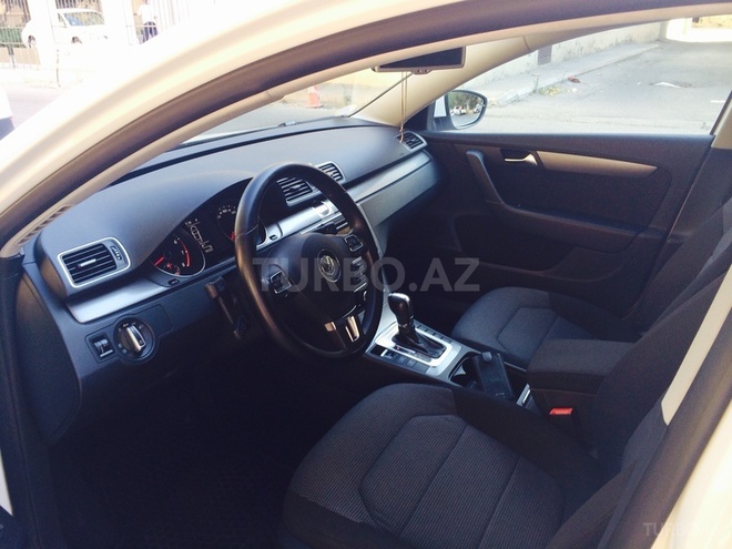 Volkswagen Passat 2012, 65,000 km - 1.8 л - Bakı