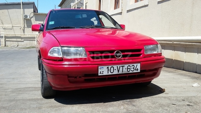 Opel Astra 1992, 250,000 km - 1.8 l - Bakı