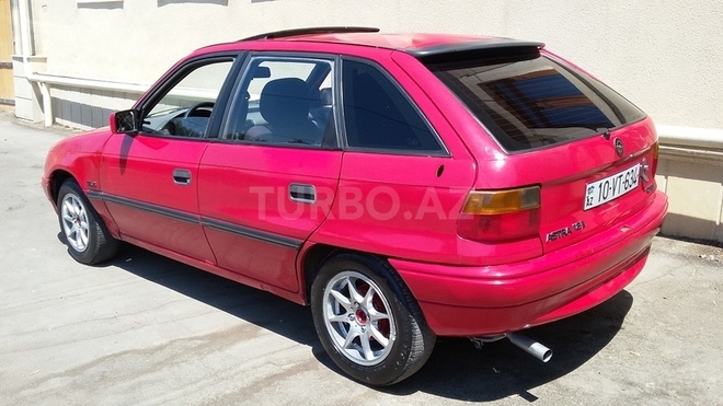 Opel Astra 1992, 250,000 km - 1.8 l - Bakı