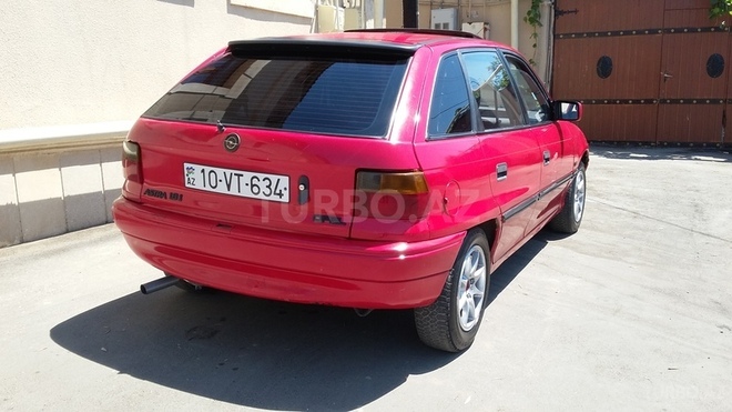 Opel Astra 1992, 250,000 km - 1.8 l - Bakı