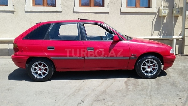 Opel Astra 1992, 250,000 km - 1.8 l - Bakı