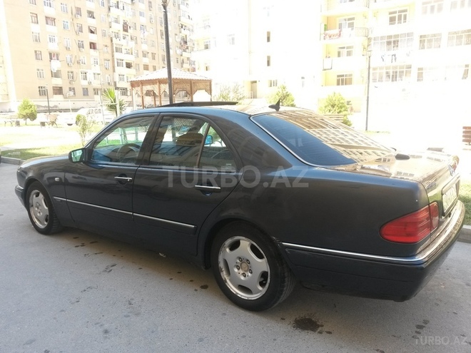 Mercedes E 230 1997, 250,000 km - 2.3 l - Bakı