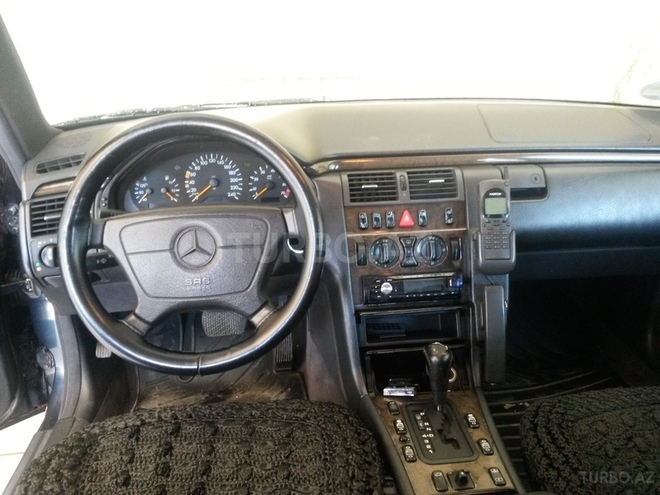 Mercedes E 230 1997, 250,000 km - 2.3 l - Bakı