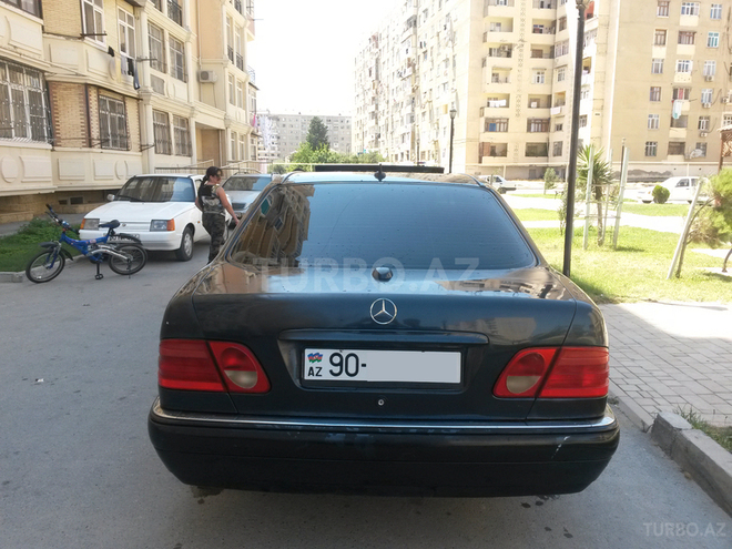 Mercedes E 230 1997, 250,000 km - 2.3 l - Bakı