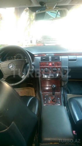Mercedes E 240 1999, 202,000 km - 2.4 l - Bakı